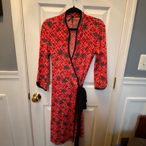 Lapis Dresses & Skirts - LAPIS red wrap dress. Mandarin 3/4 length sleeves. Size S.